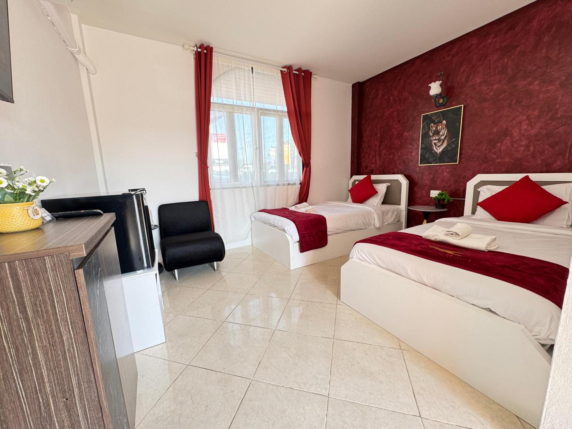 Venice Hotel Hua Hin Bagian luar foto