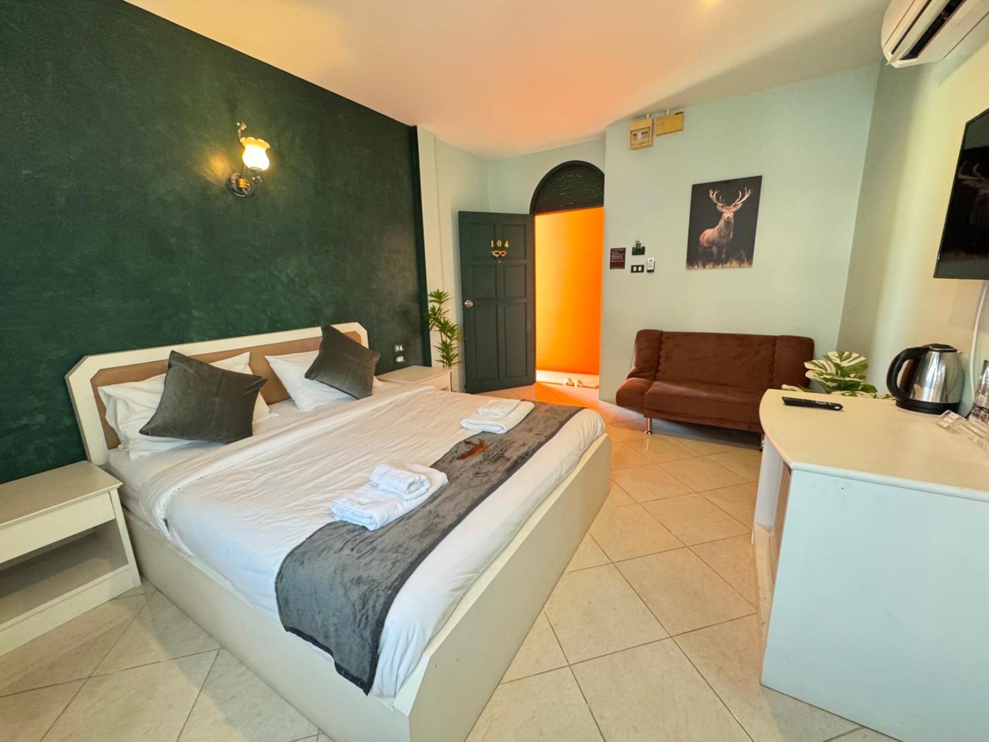 Venice Hotel Hua Hin Bagian luar foto