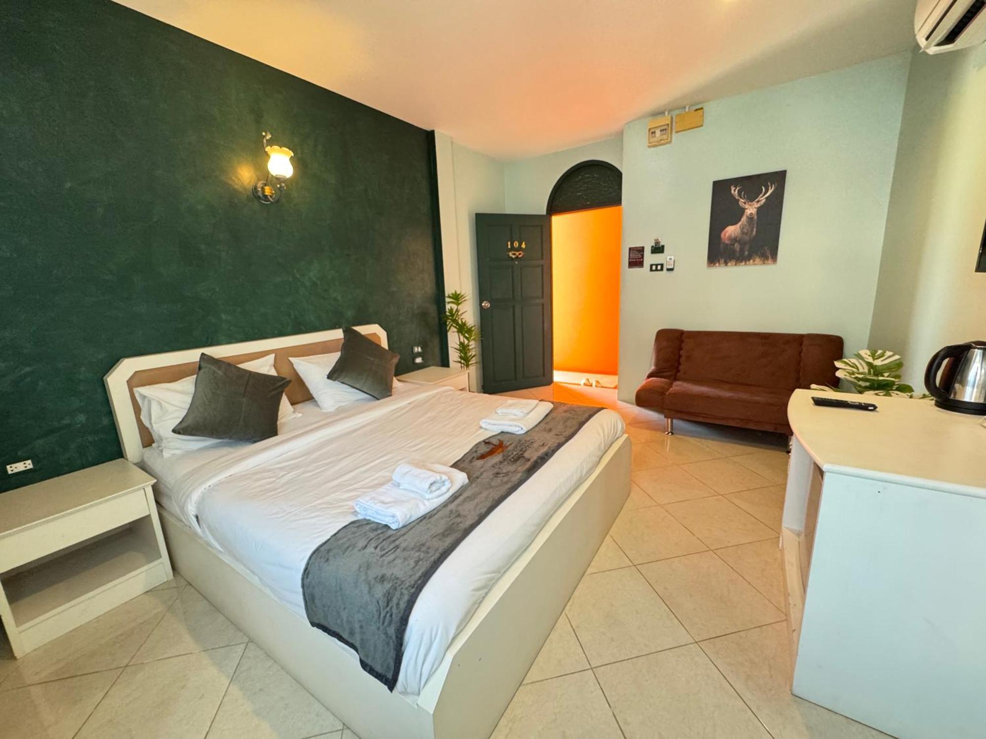 Venice Hotel Hua Hin Bagian luar foto