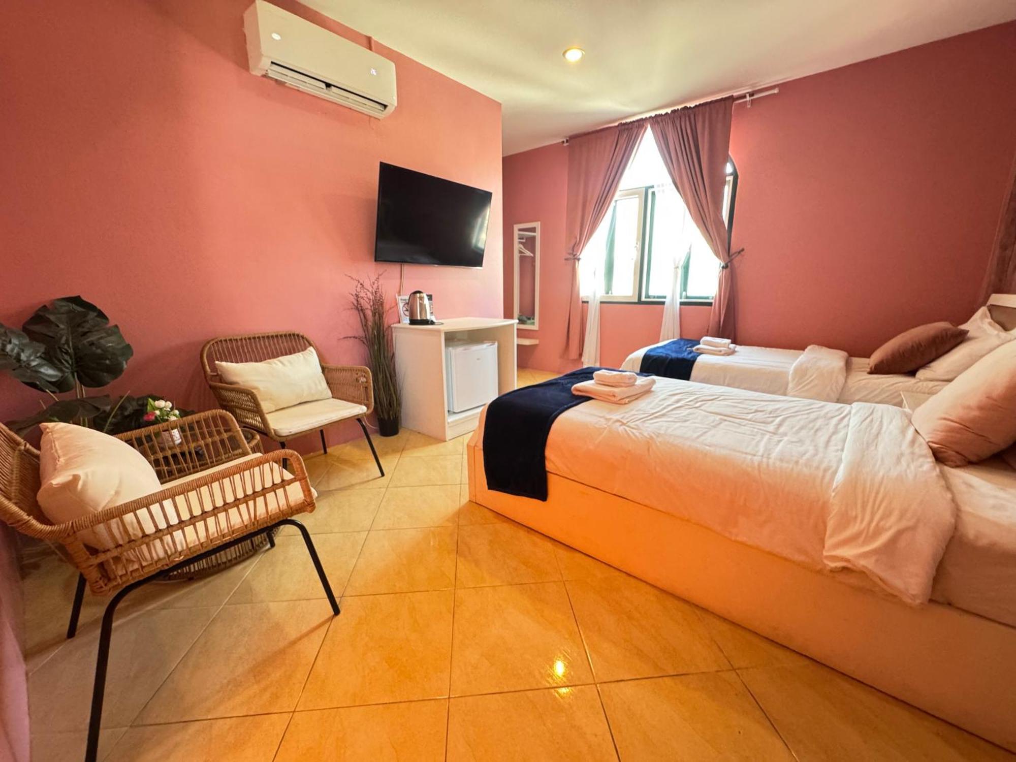 Venice Hotel Hua Hin Bagian luar foto